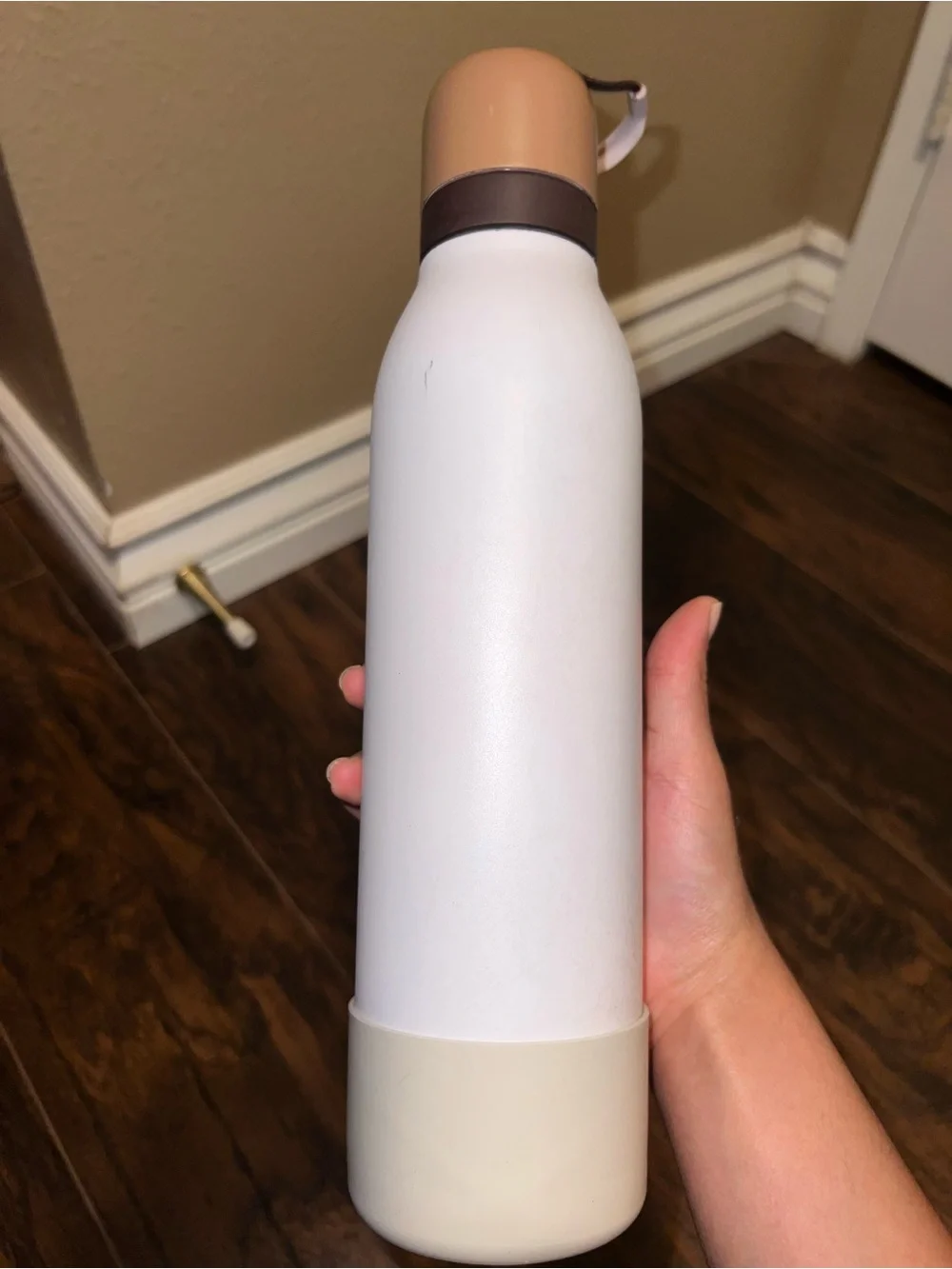 owolo White Water Bottle with Rose Gold Cap
